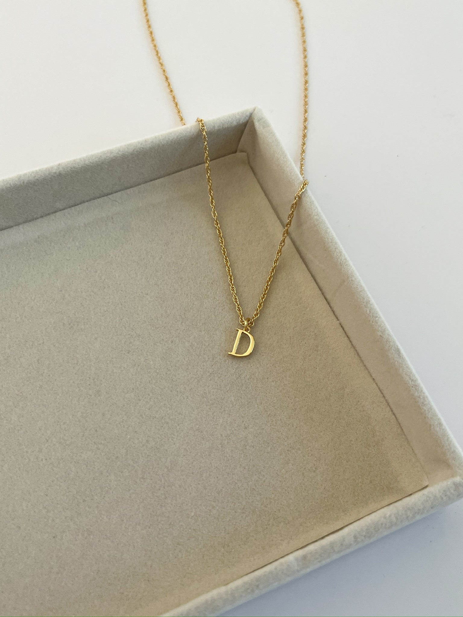 COLLAR LETRA